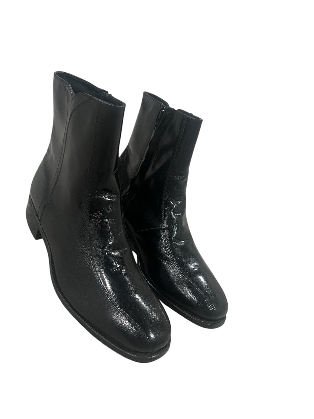 NWOT Florsheim Black Leather Zip Ankle Boots
Size 9